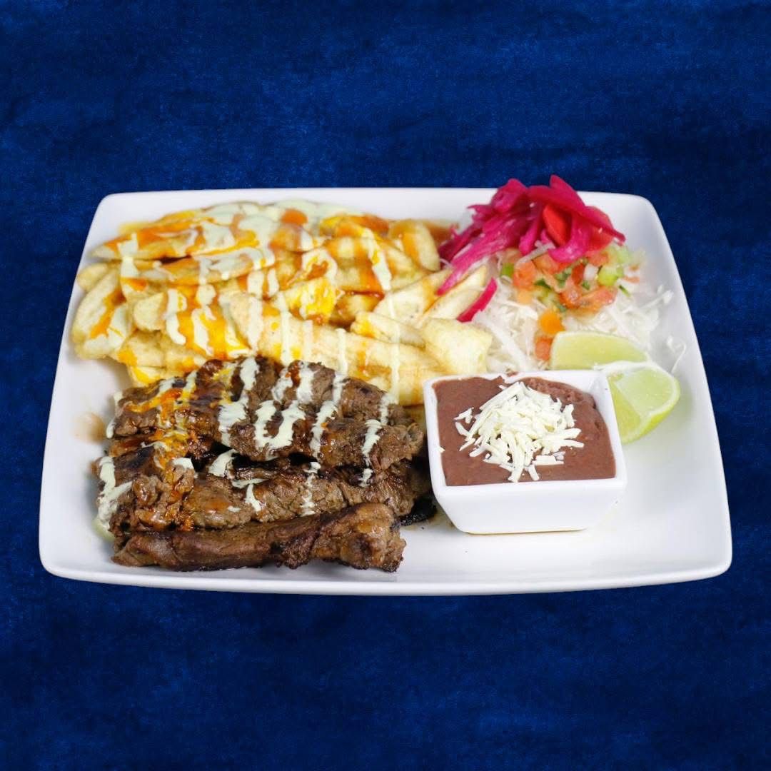 Carne Asada con Tajadas